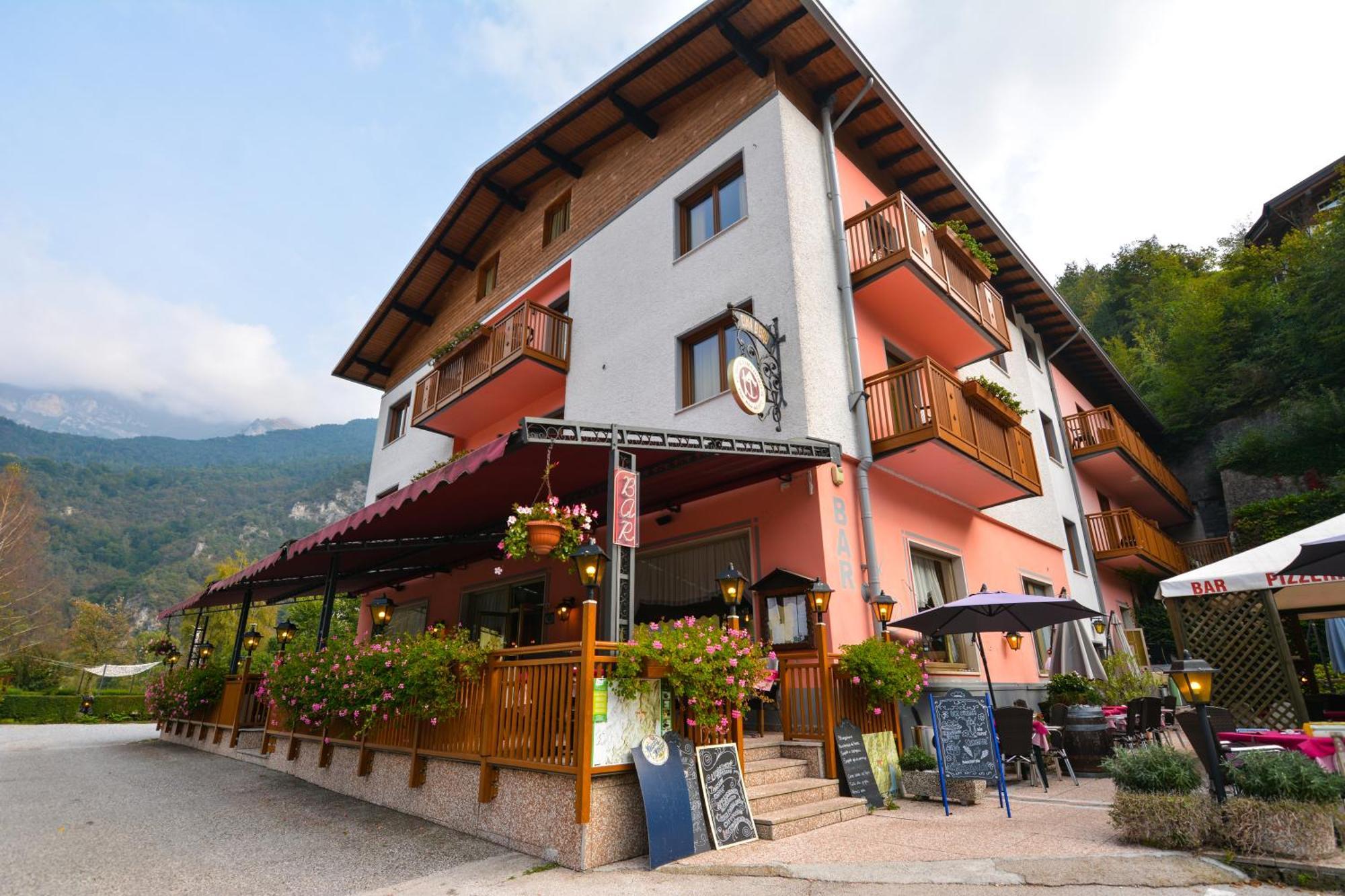 Hotel Cima D'Oro Molina di Ledro Luaran gambar